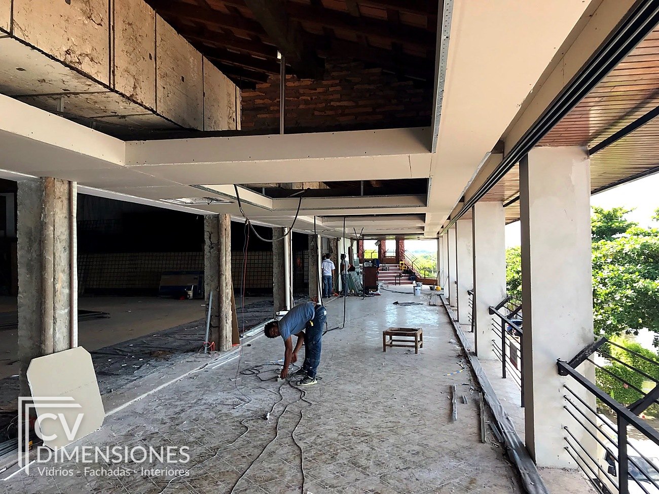 Frente vidriado de local comercial